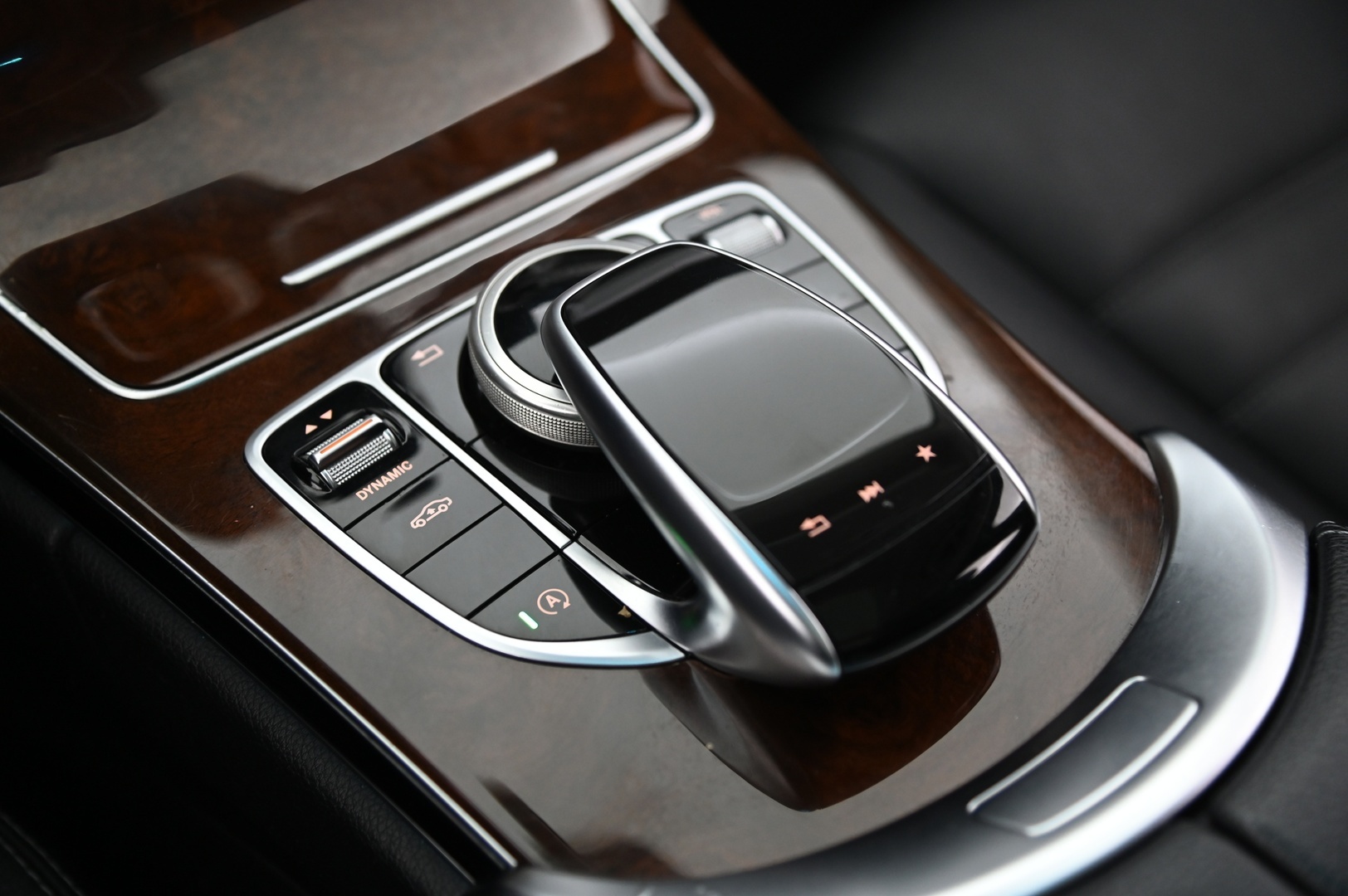 MERCEDES-BENZ C 2016