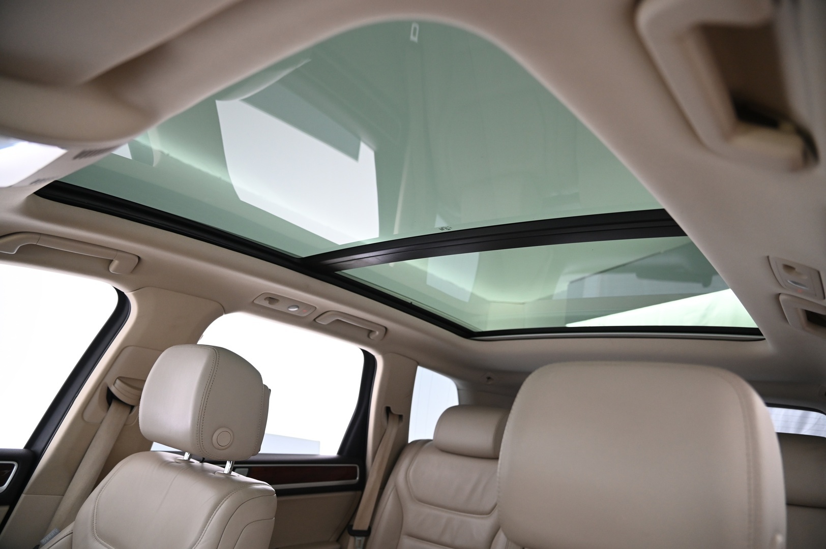 VOLKSWAGEN Touareg 2011