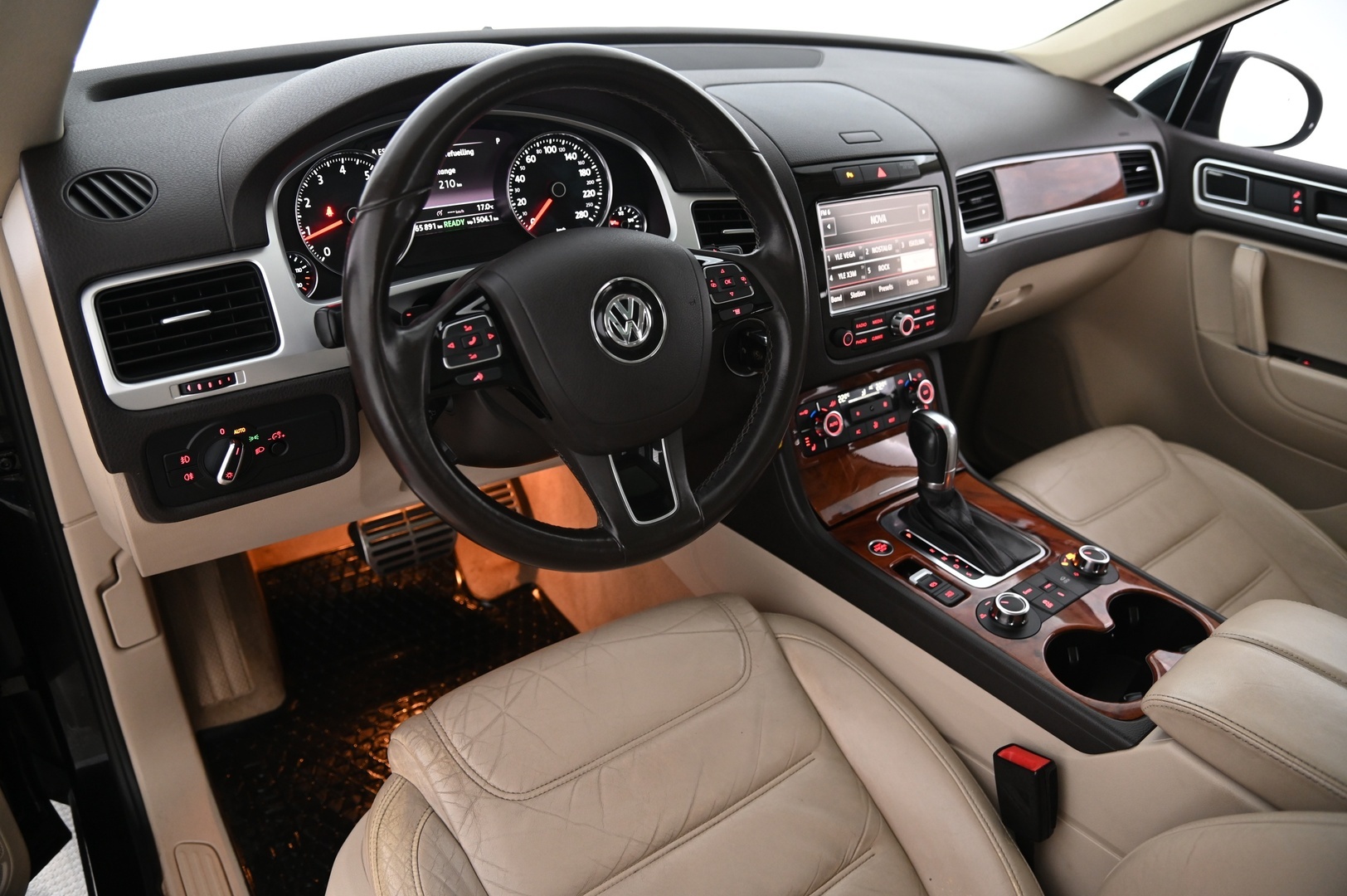 VOLKSWAGEN Touareg 2011