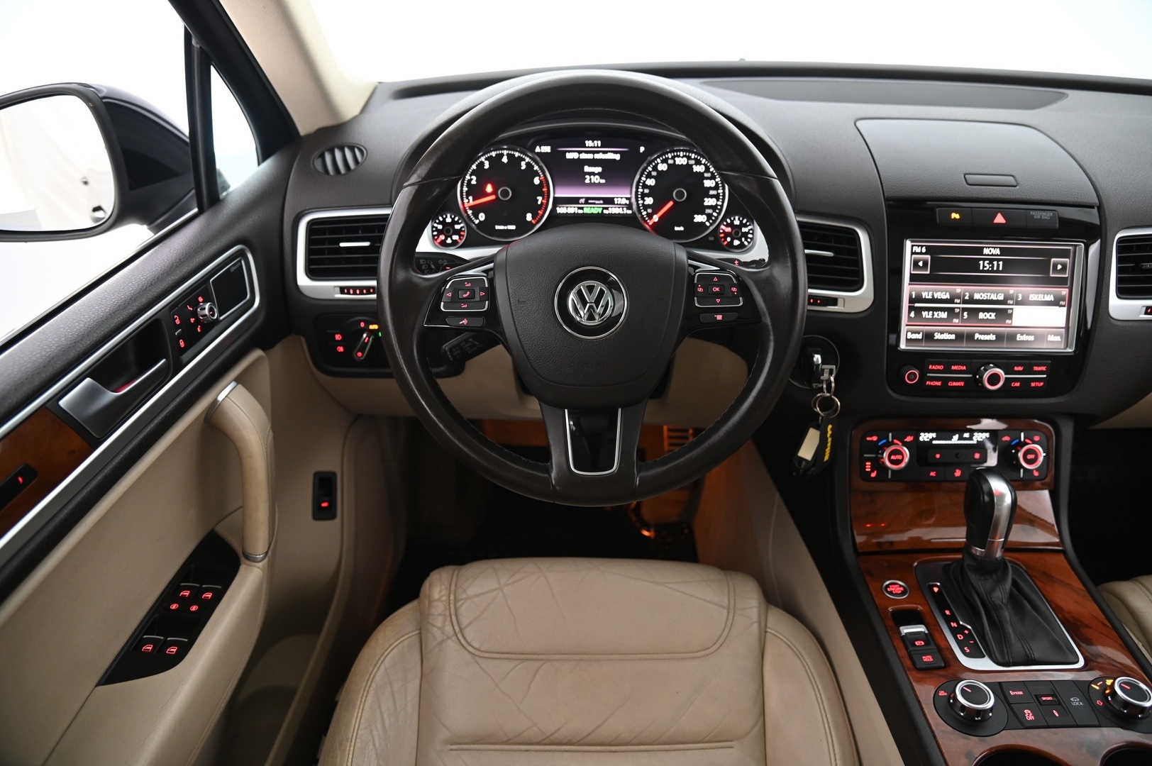 VOLKSWAGEN Touareg 2011