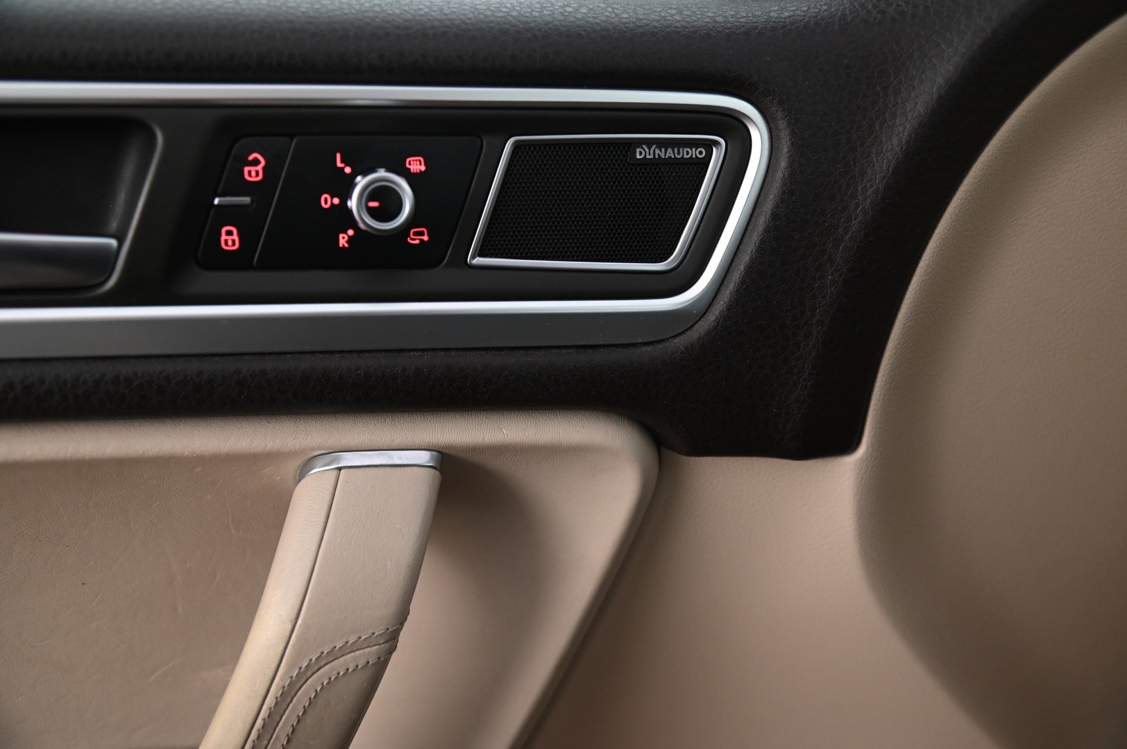 VOLKSWAGEN Touareg 2011