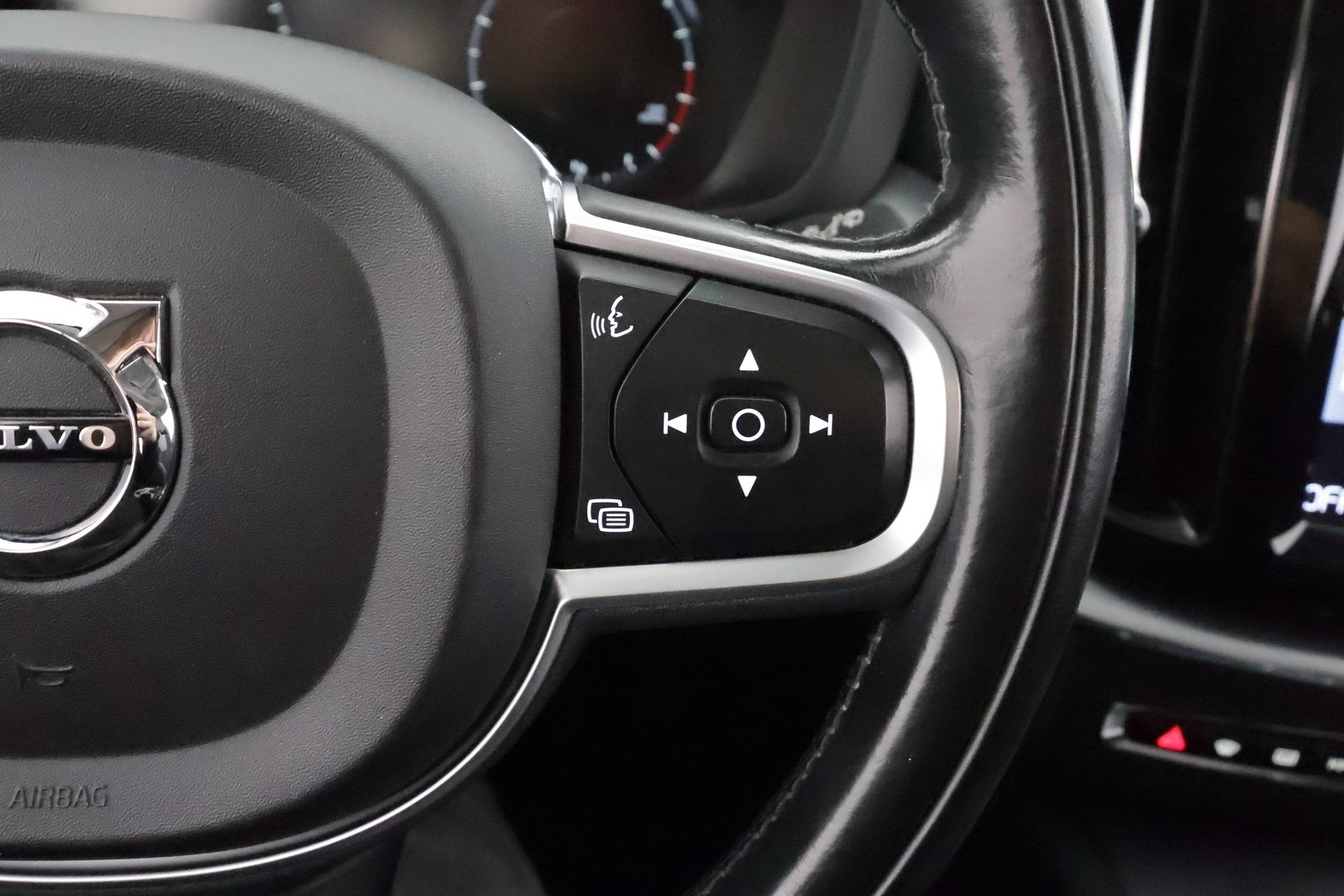VOLVO XC60 2018