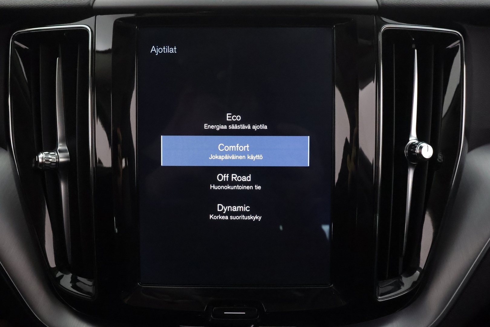 VOLVO XC60 2018
