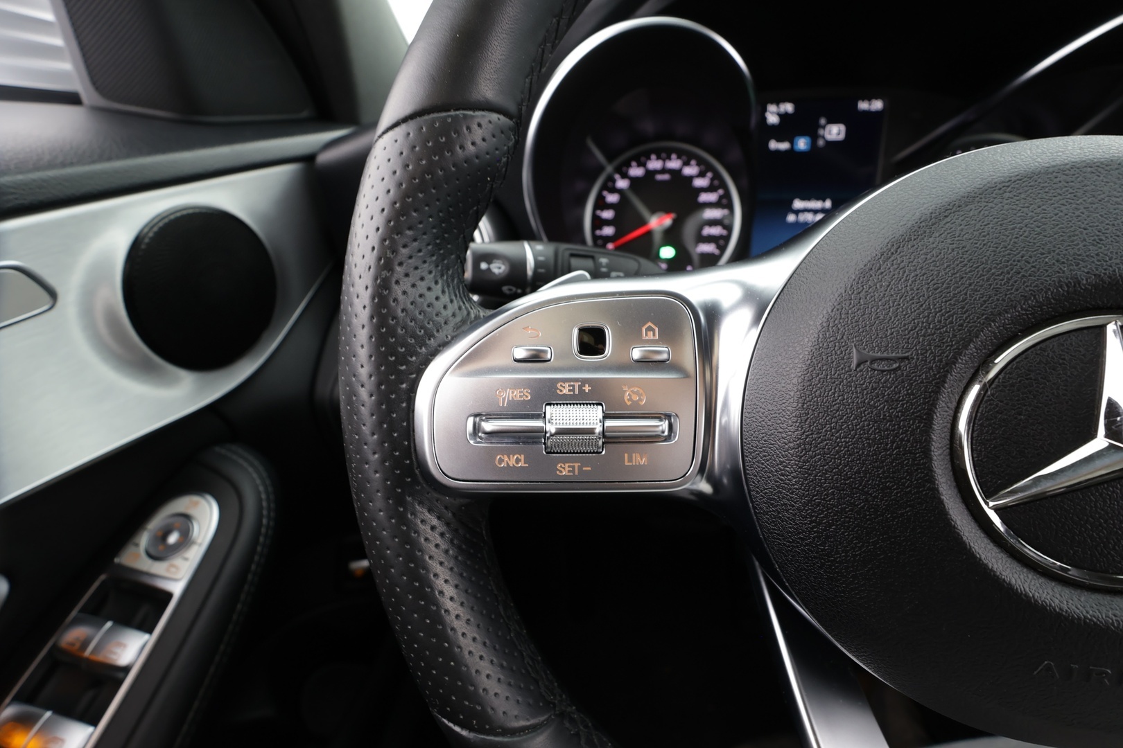 MERCEDES-BENZ C 2019