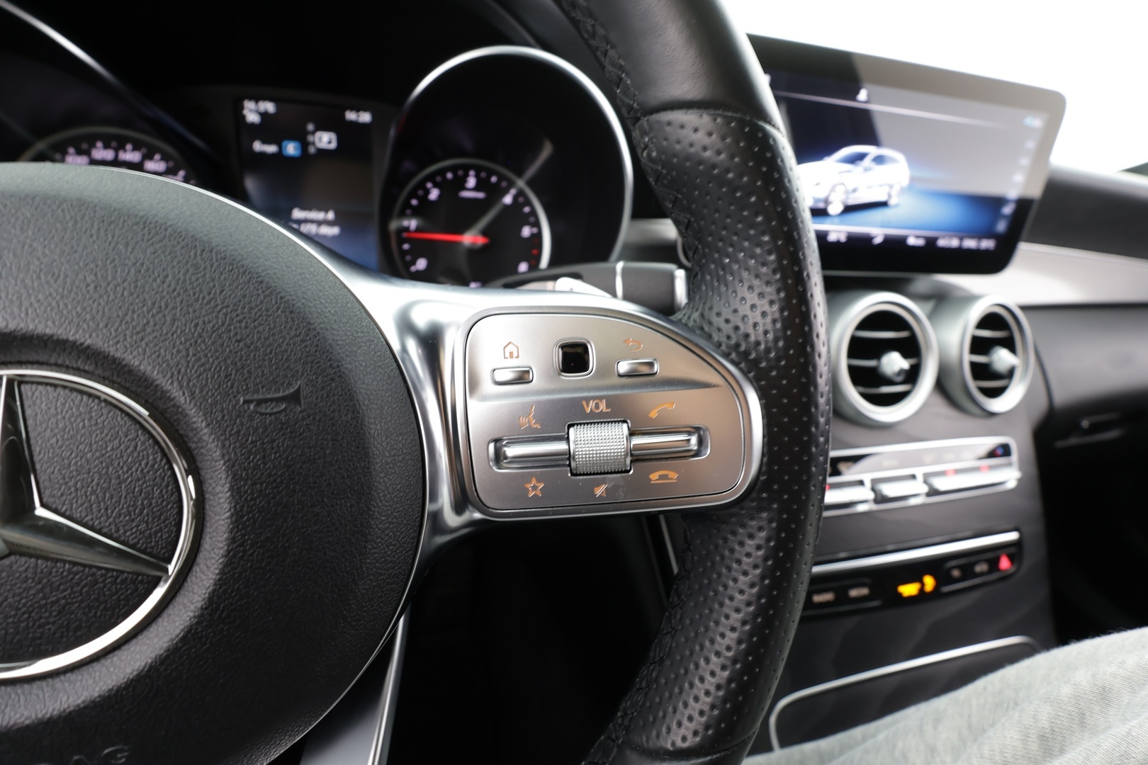 MERCEDES-BENZ C 2019