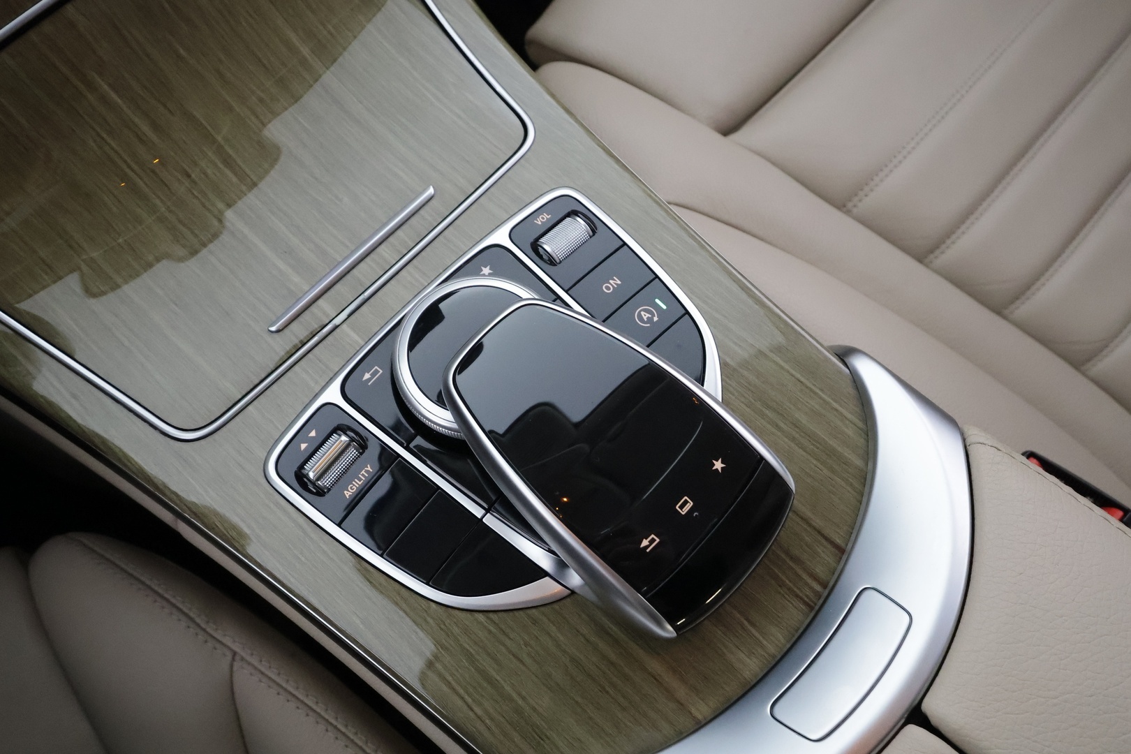 MERCEDES-BENZ C 2015
