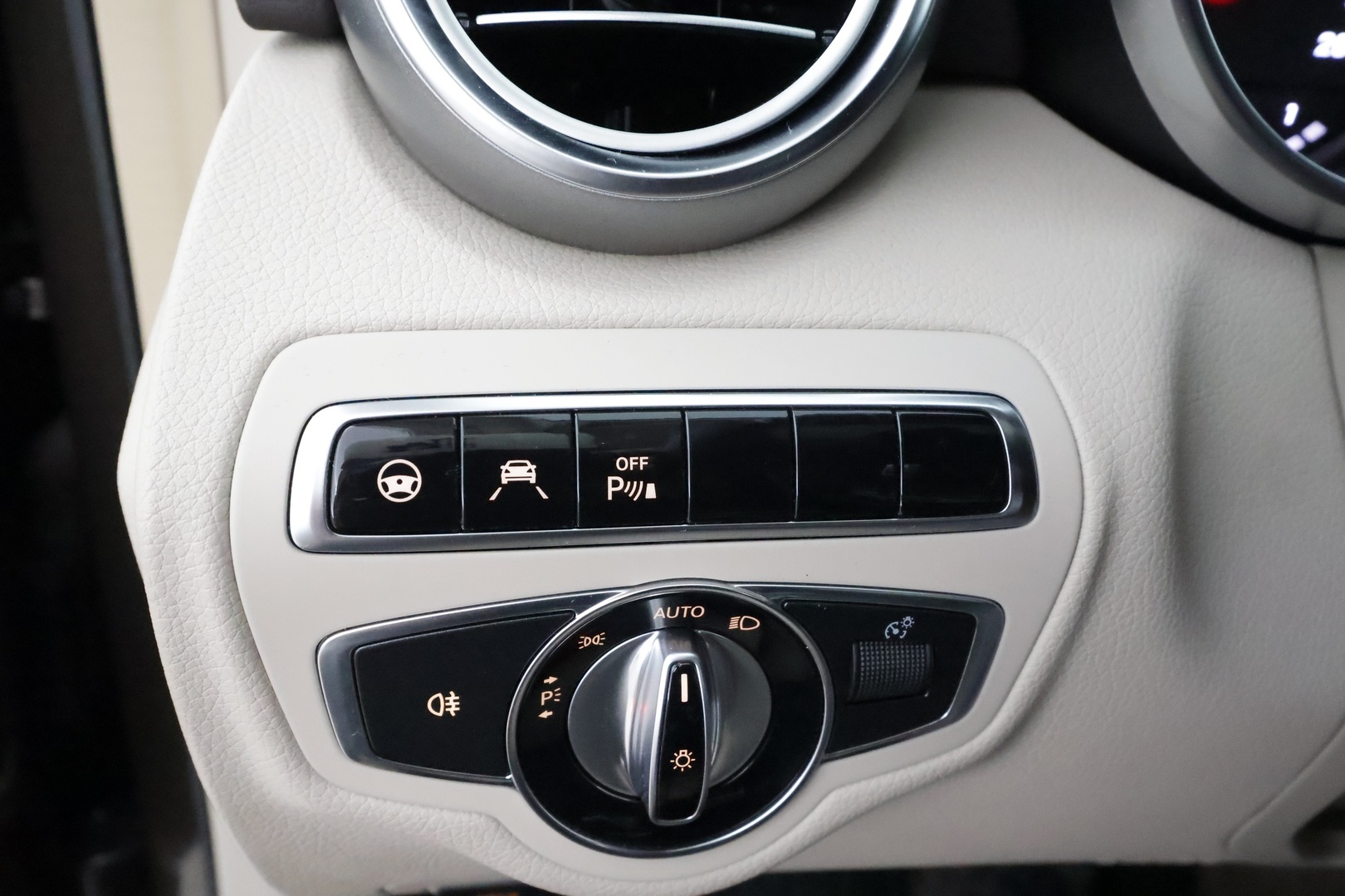 MERCEDES-BENZ C 2015