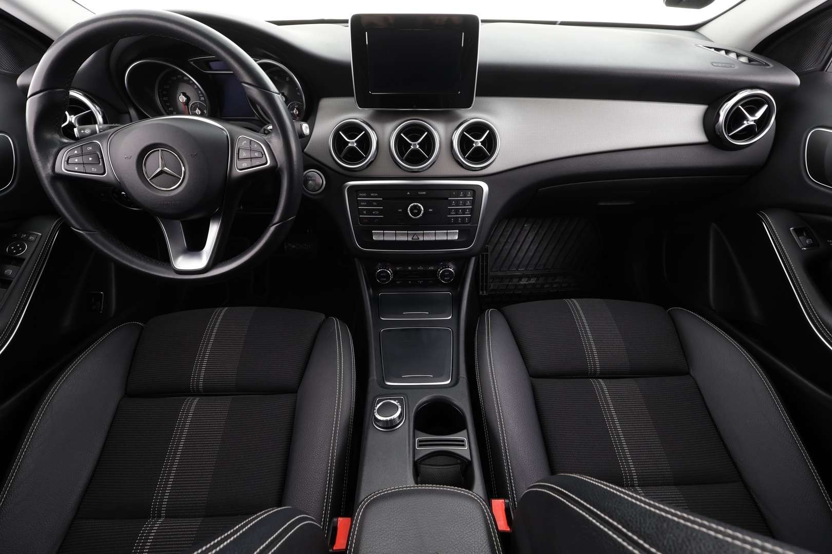 MERCEDES-BENZ GLA 2017