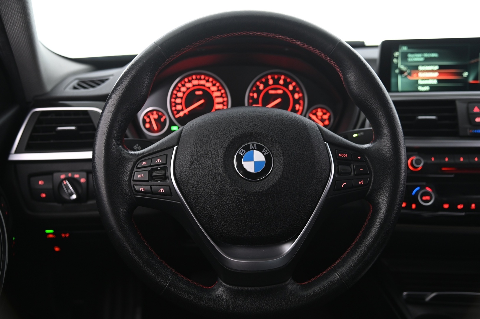 BMW 330 2017