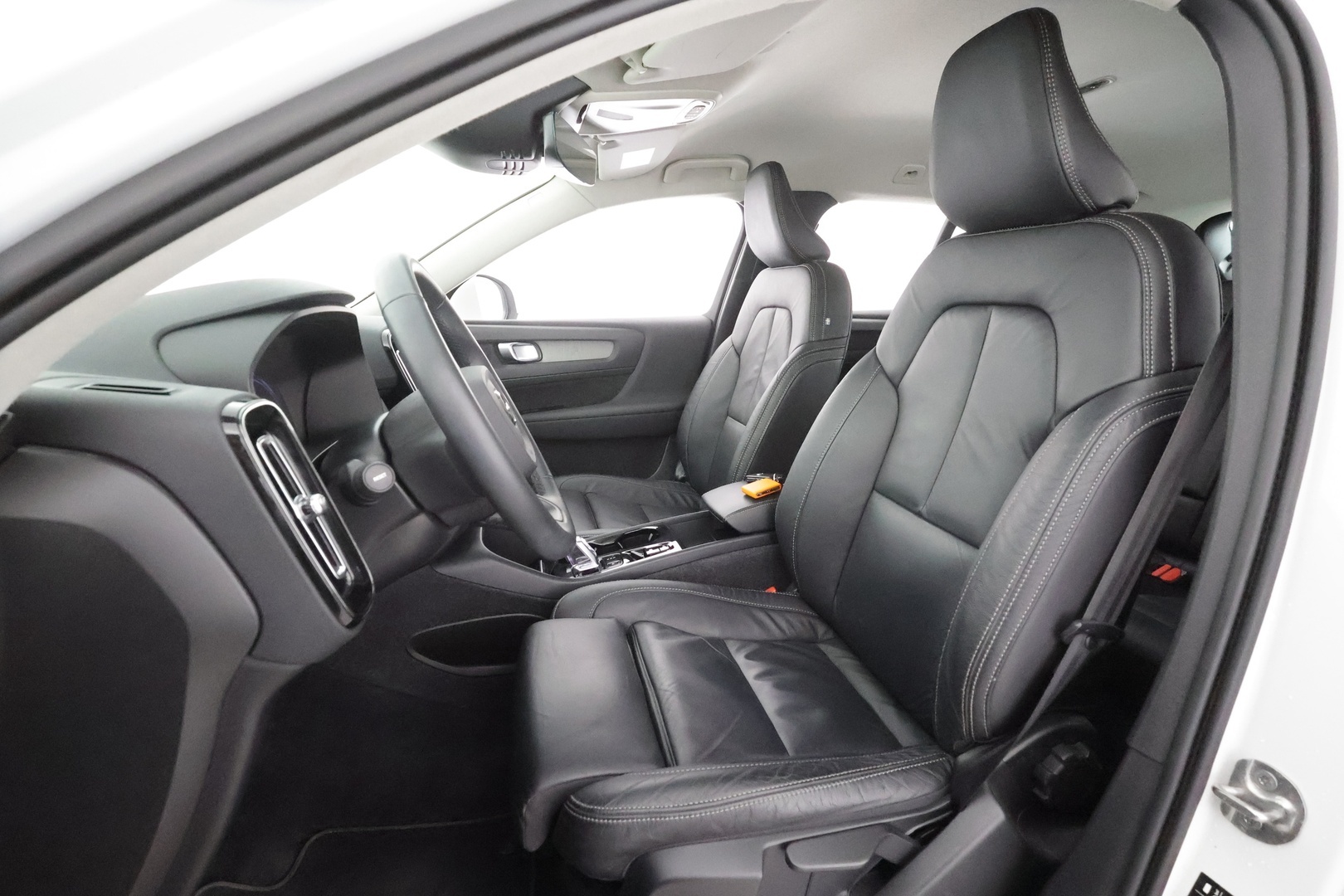 VOLVO XC40 2022