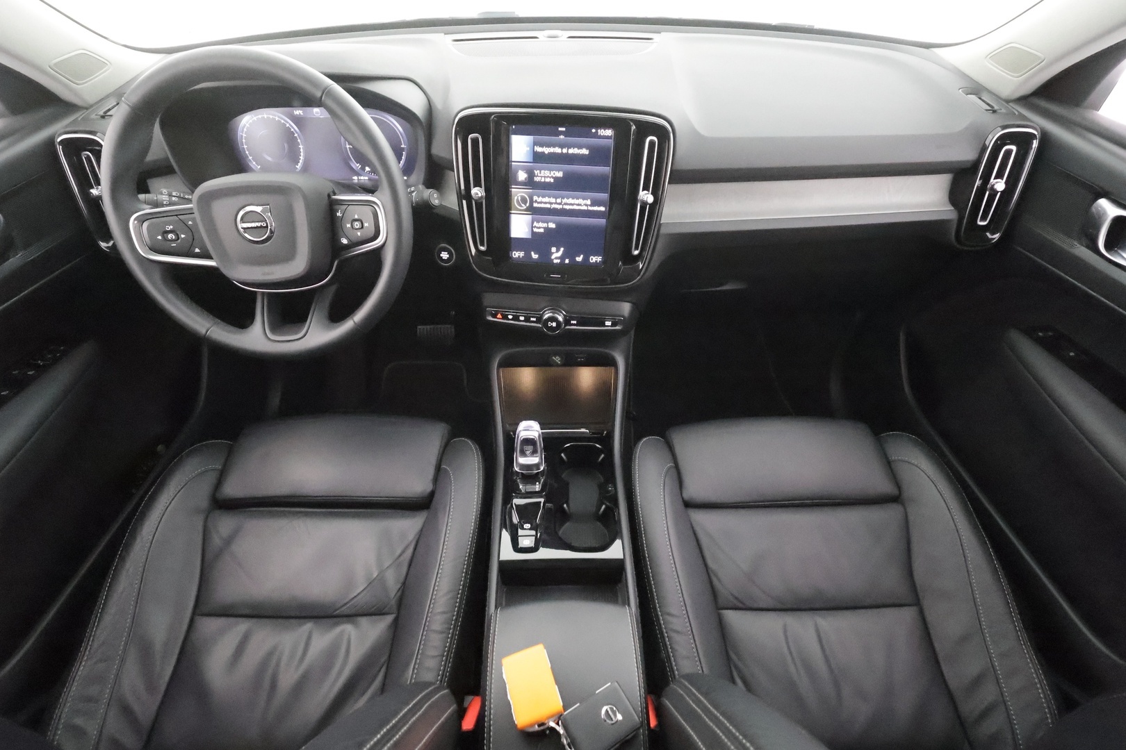 VOLVO XC40 2022
