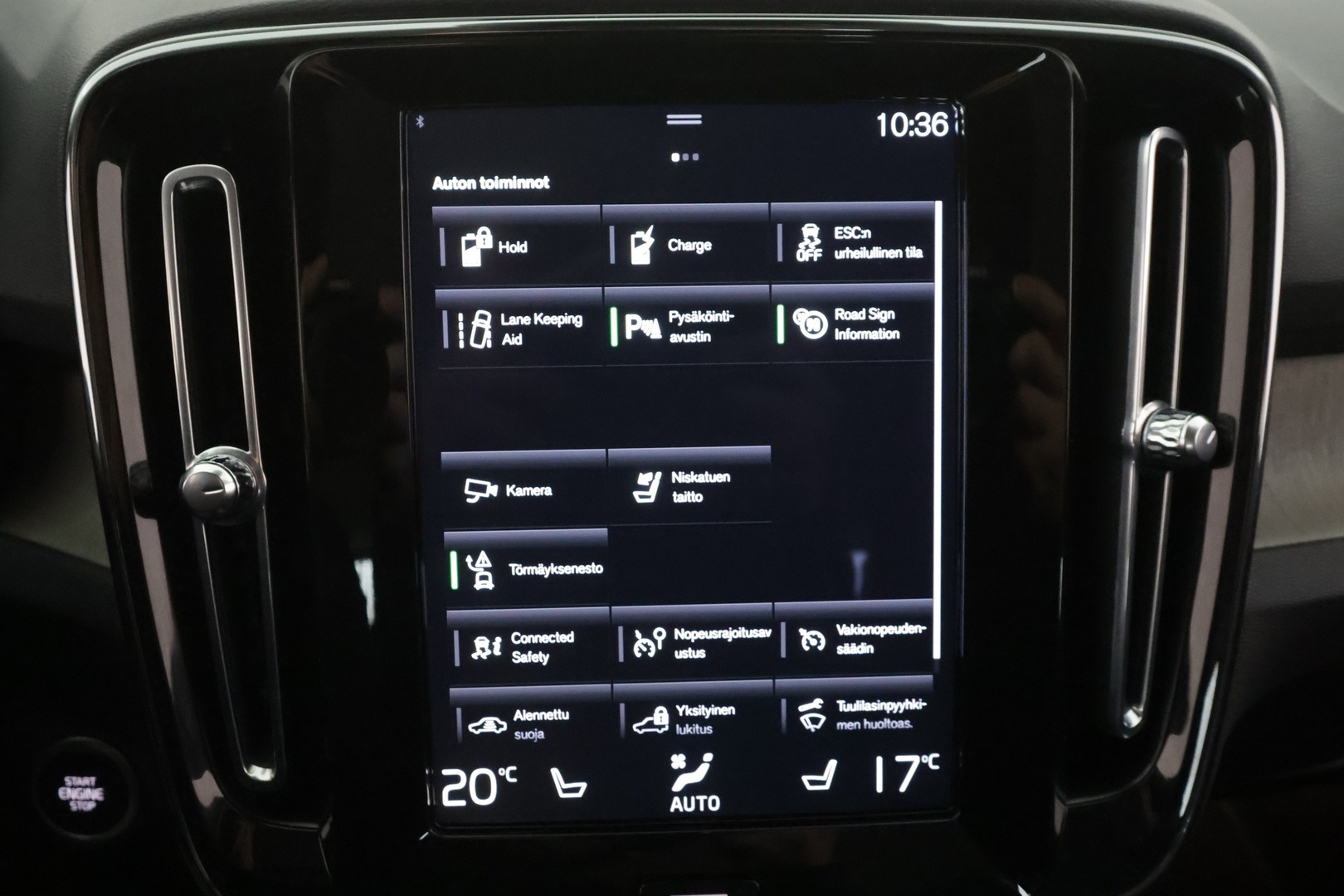 VOLVO XC40 2022