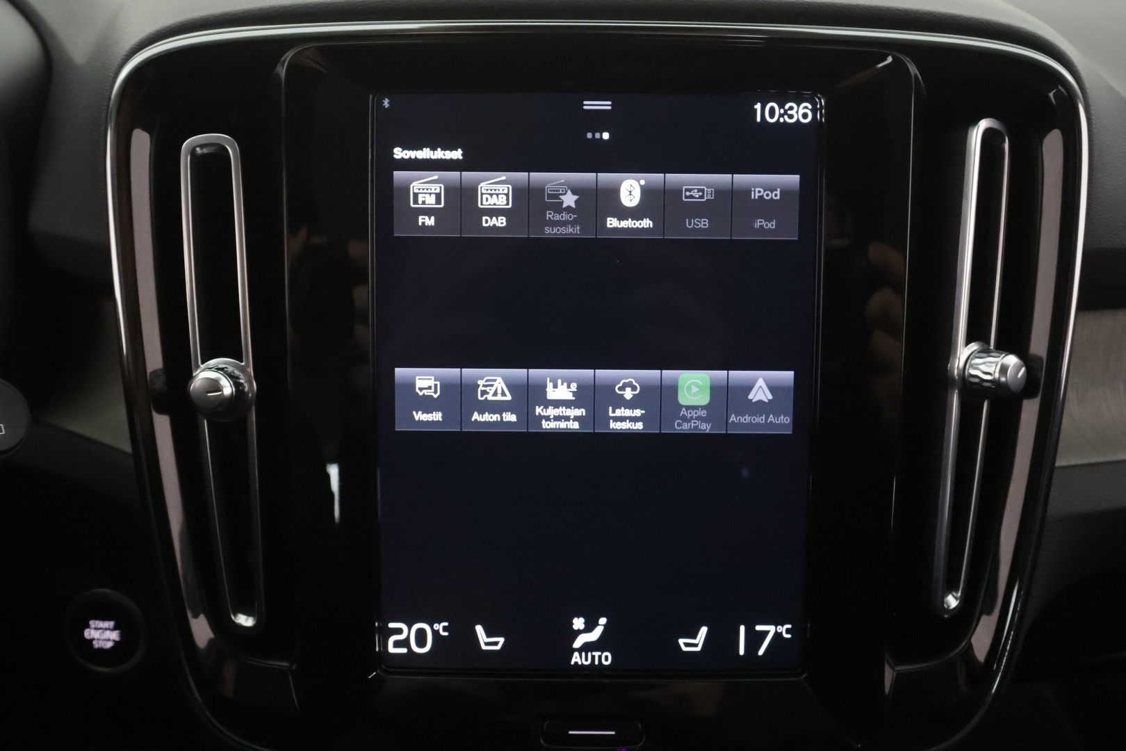VOLVO XC40 2022
