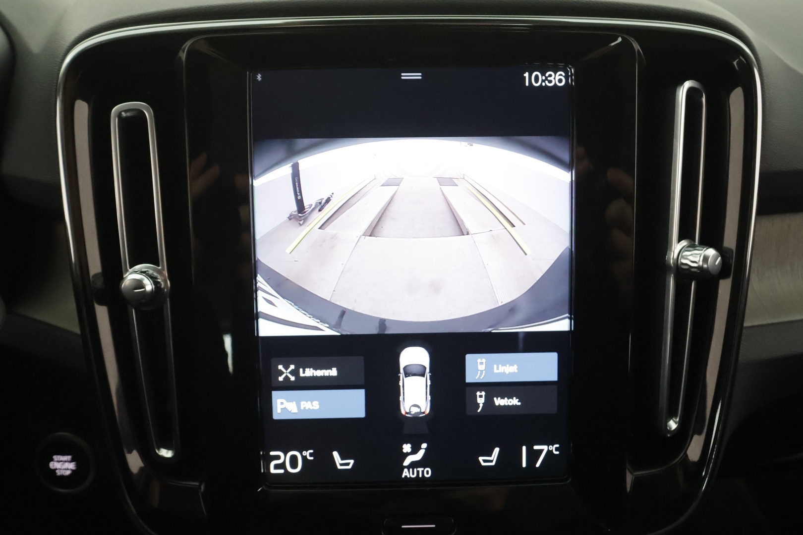 VOLVO XC40 2022