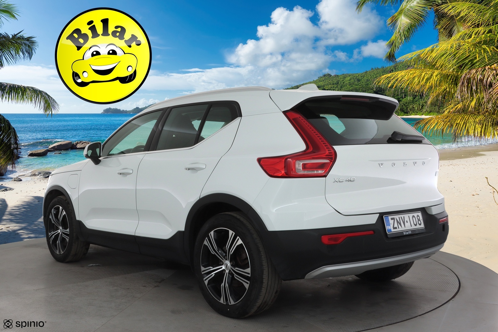 VOLVO XC40 2022