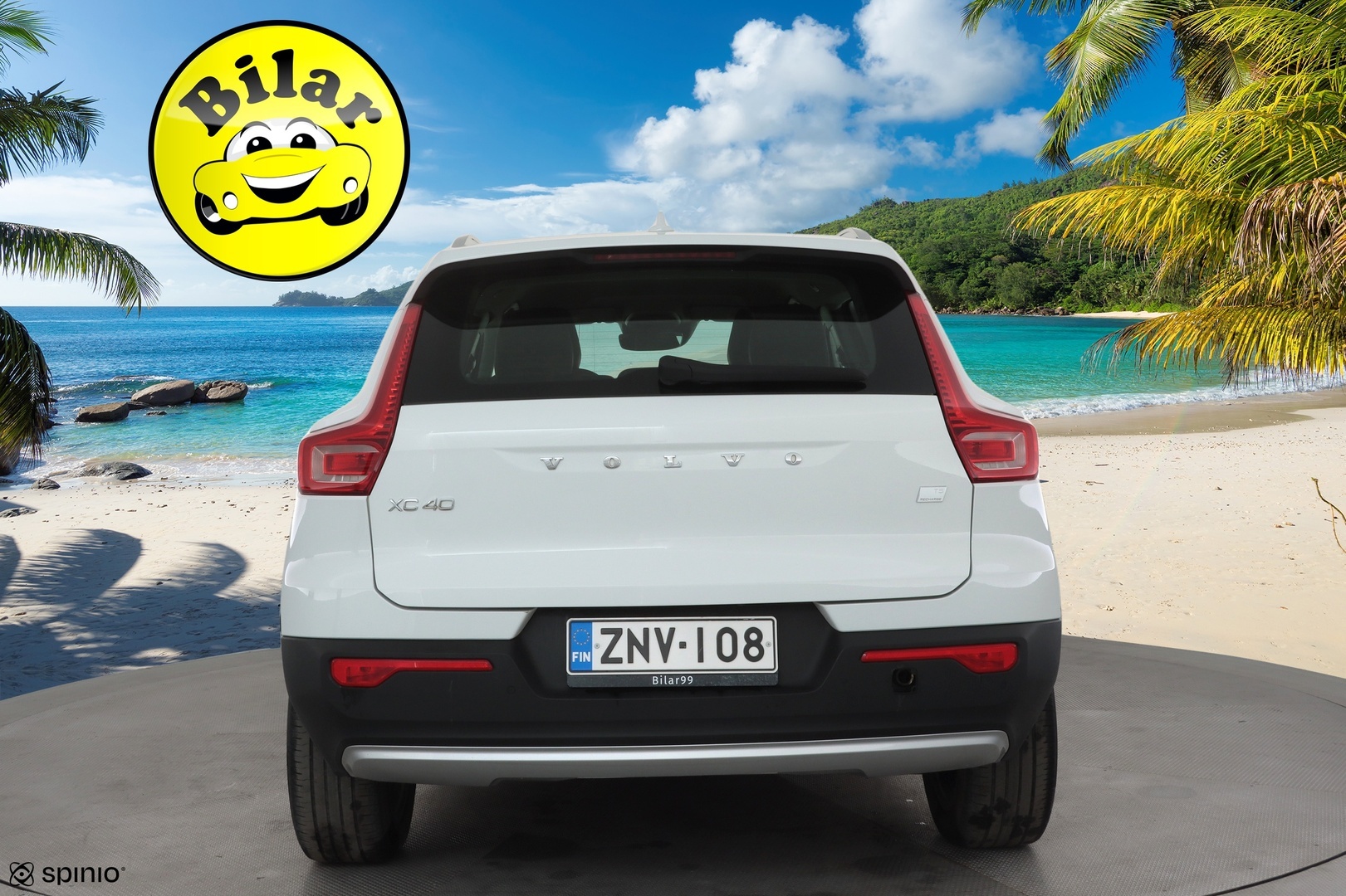 VOLVO XC40 2022