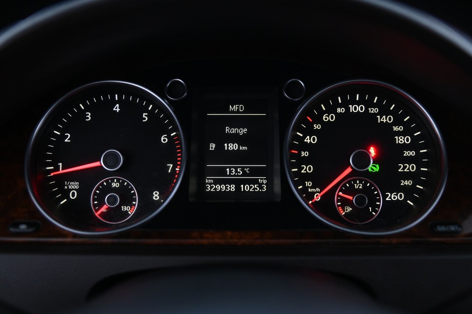 VOLKSWAGEN Passat 2011