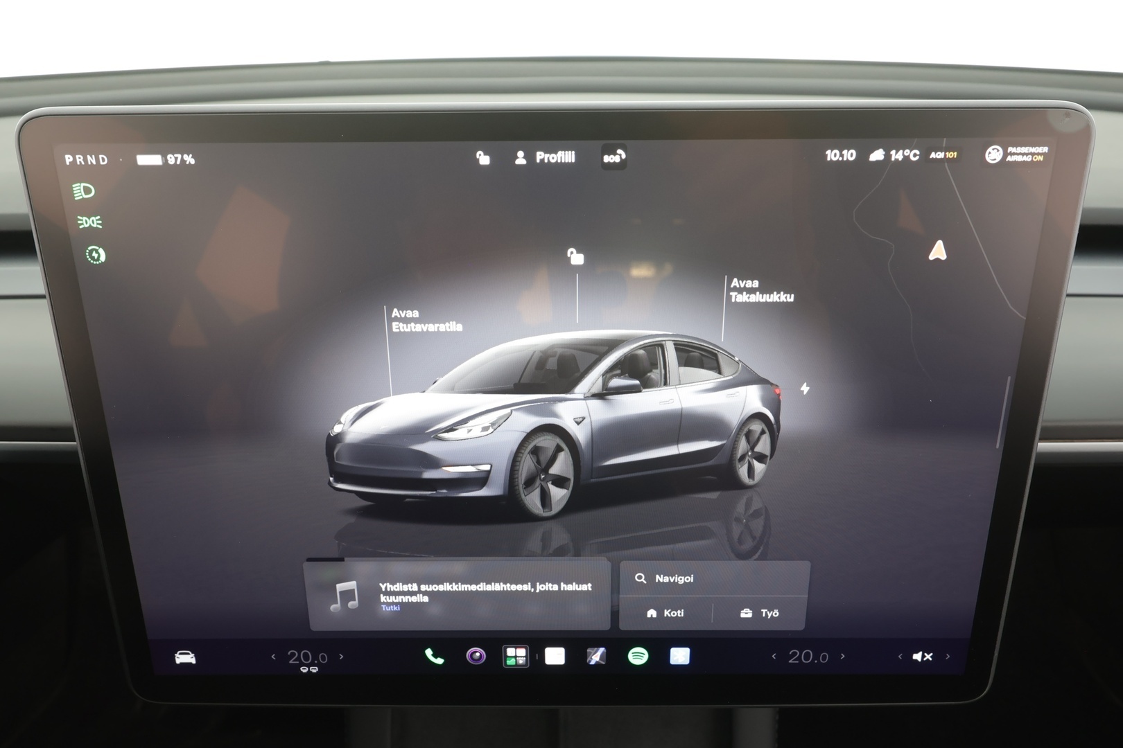 TESLA MODEL 3 2022