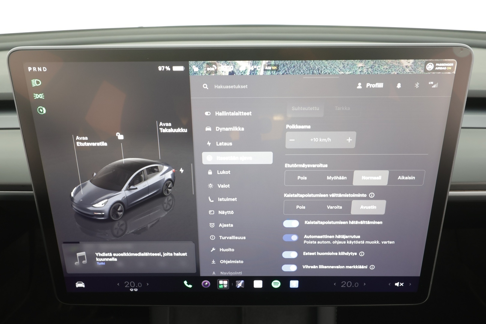 TESLA MODEL 3 2022