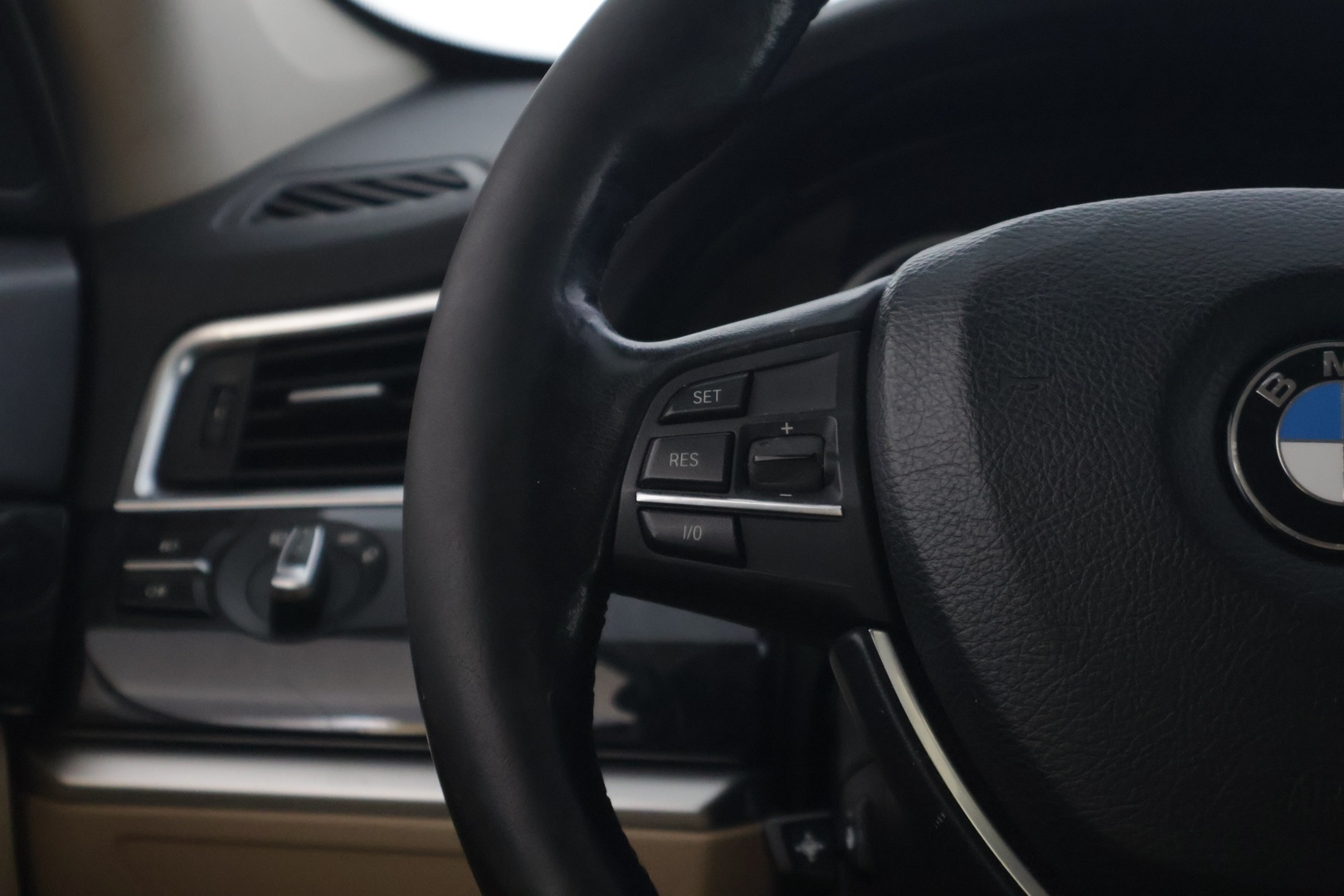 BMW 530 2011