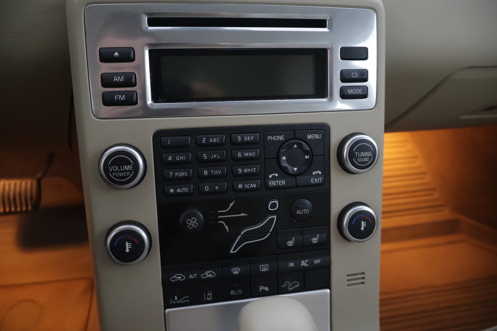 VOLVO XC70 2009