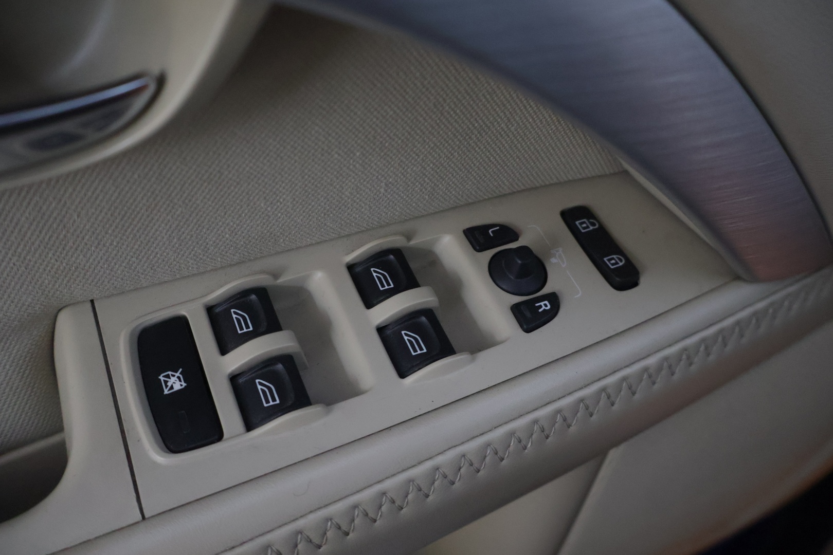 VOLVO XC70 2009