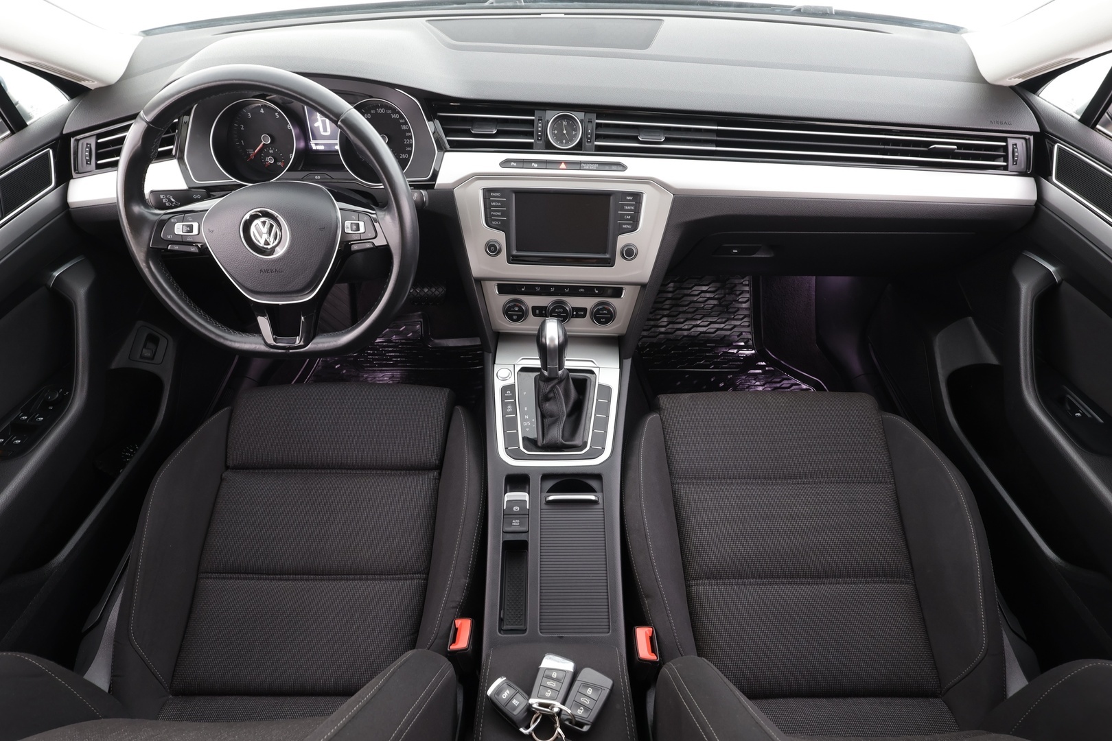 VOLKSWAGEN Passat 2017