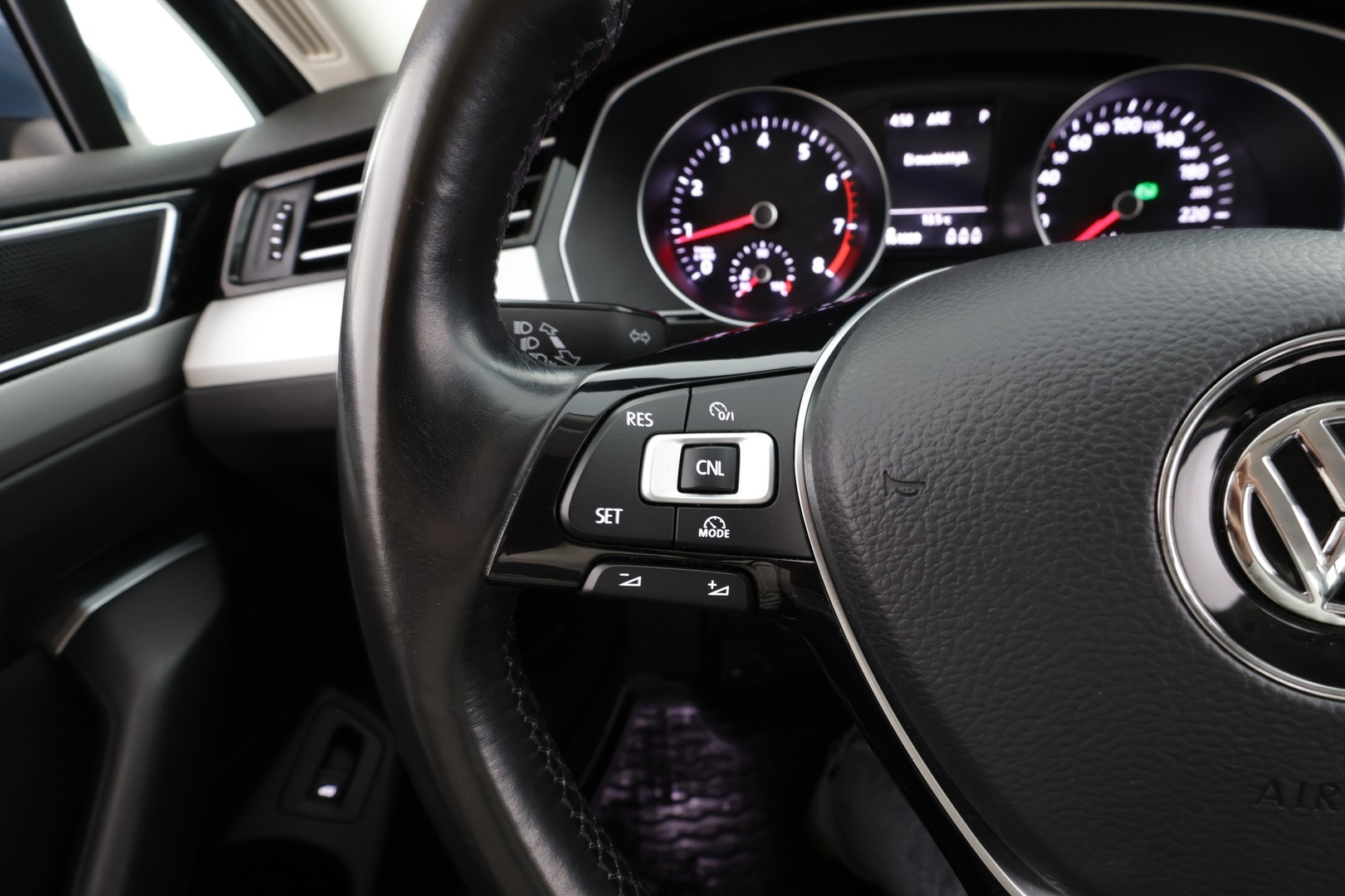 VOLKSWAGEN Passat 2017