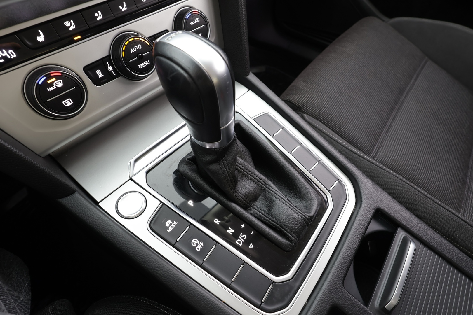 VOLKSWAGEN Passat 2017