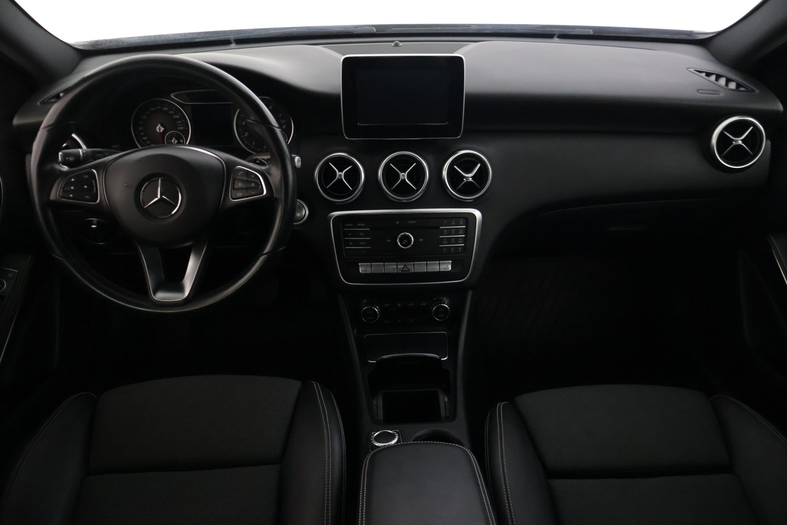 MERCEDES-BENZ A 2018
