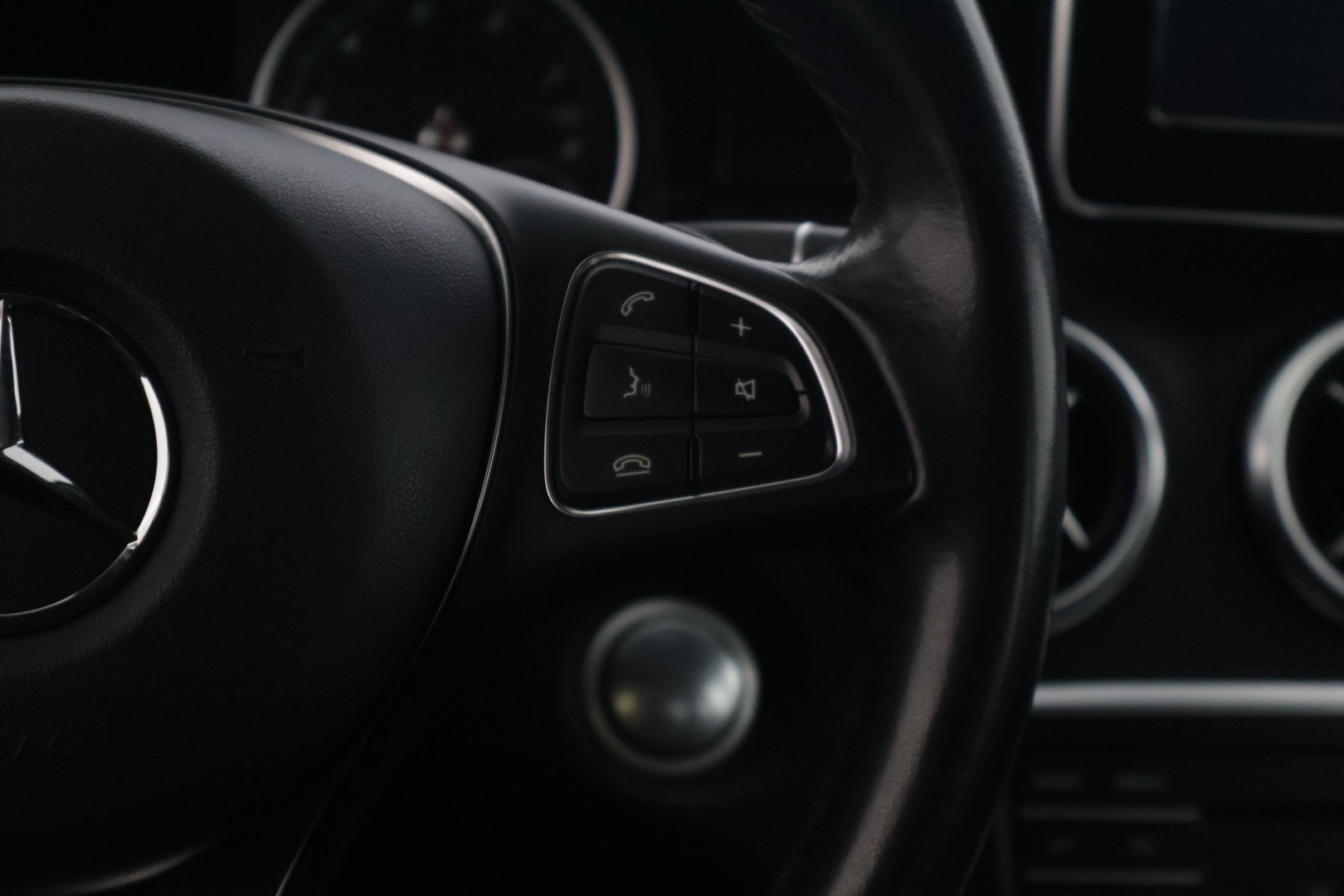 MERCEDES-BENZ A 2018