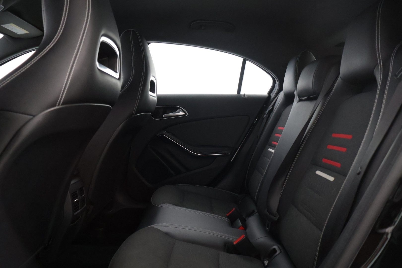 MERCEDES-BENZ A 2018