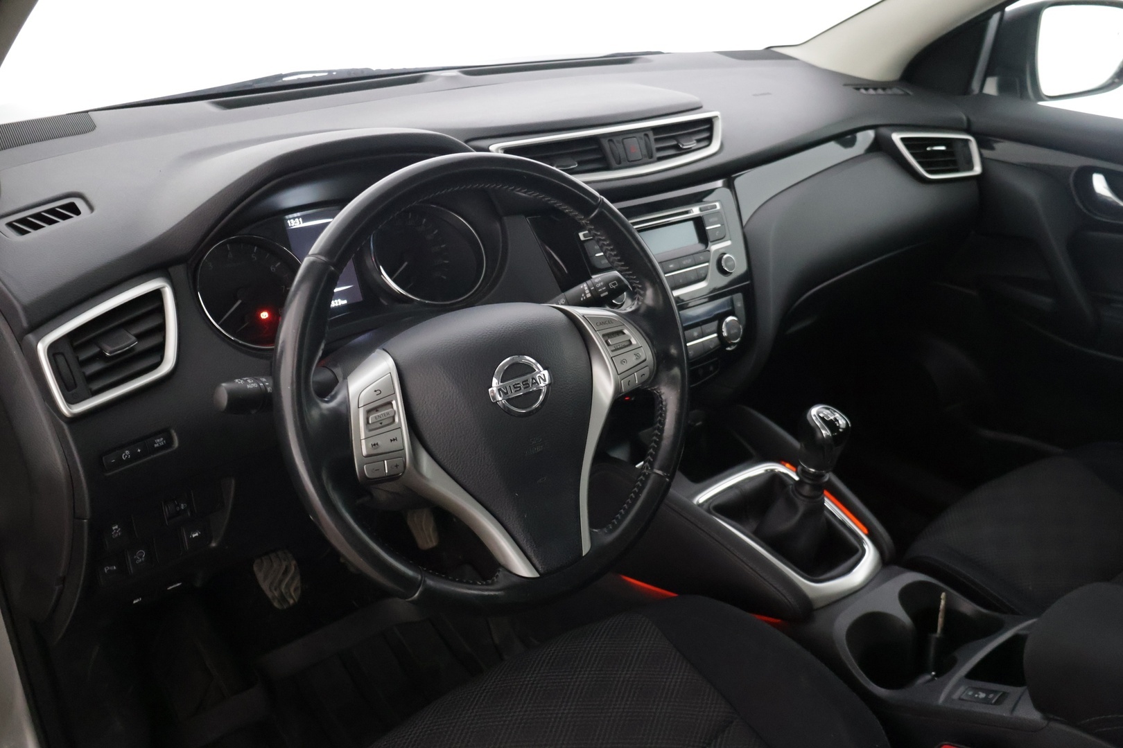 NISSAN Qashqai 2015