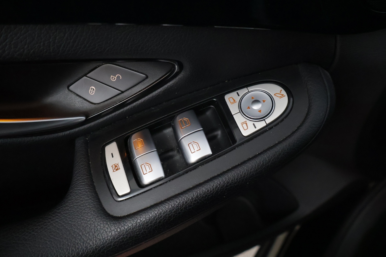 MERCEDES-BENZ C 2017