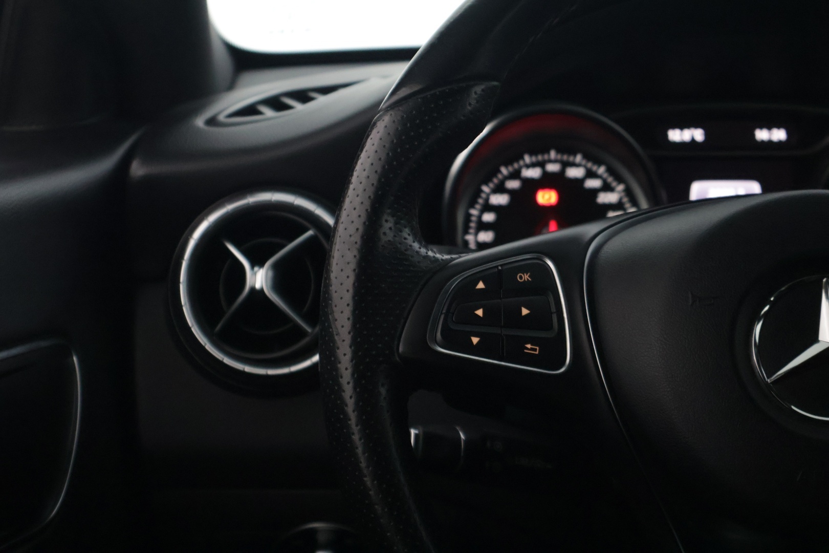 MERCEDES-BENZ CLA 2017