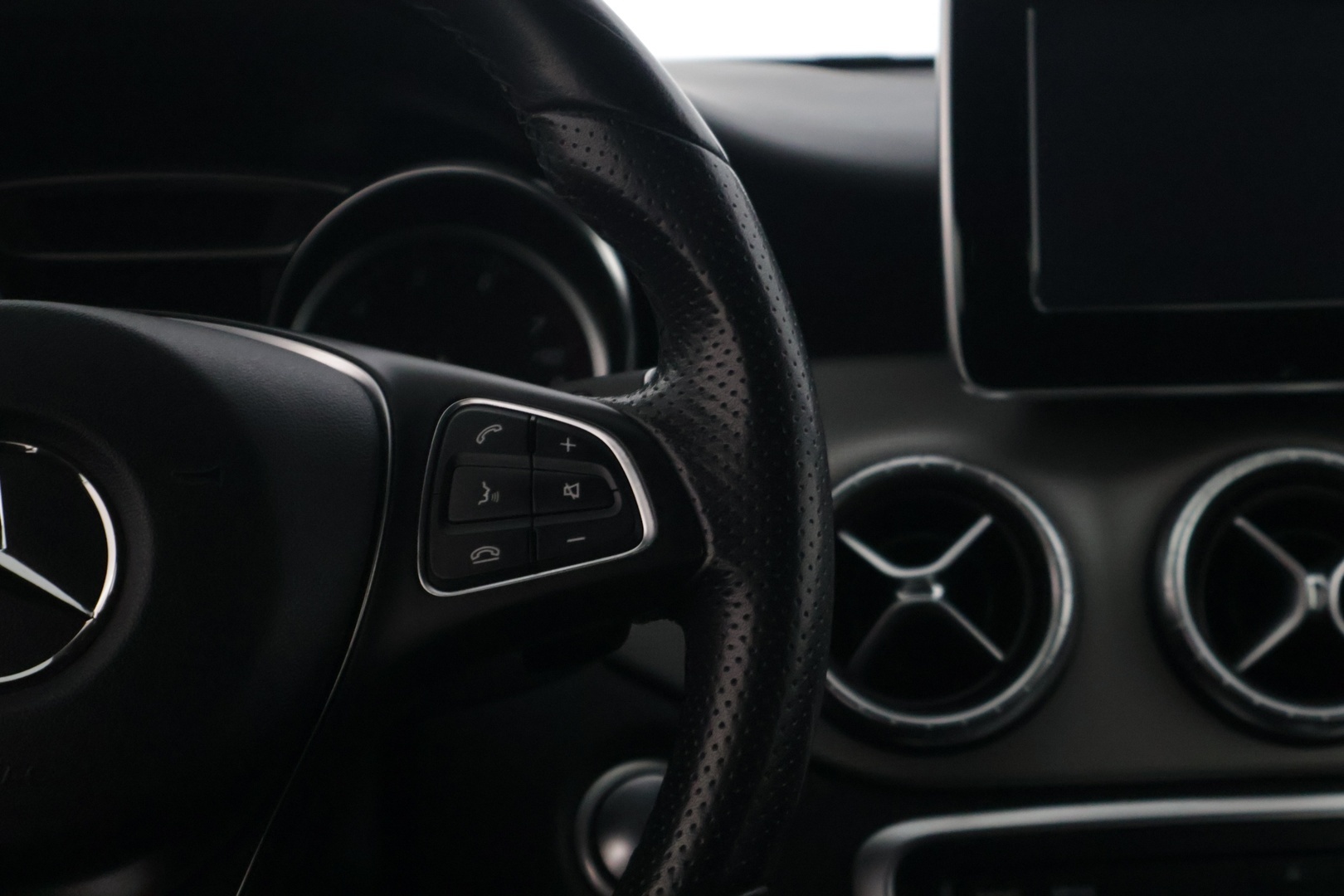 MERCEDES-BENZ CLA 2017