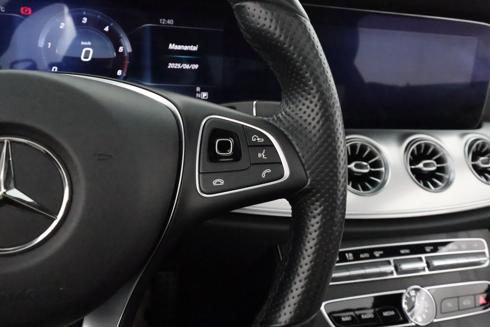 MERCEDES-BENZ E 2017