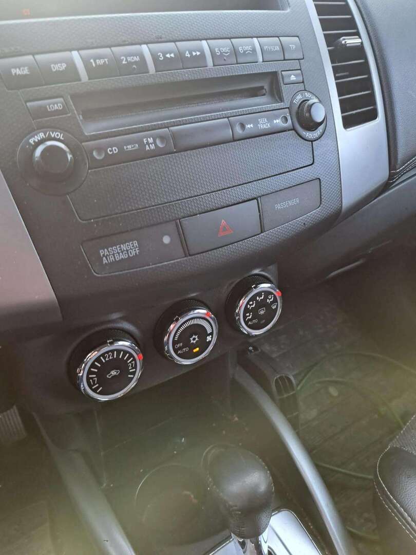 MITSUBISHI Outlander 2010