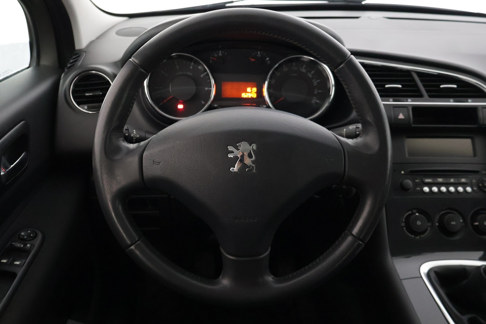 PEUGEOT 3008 2012