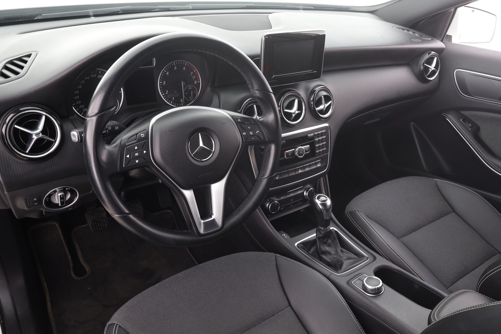 MERCEDES-BENZ A 2013