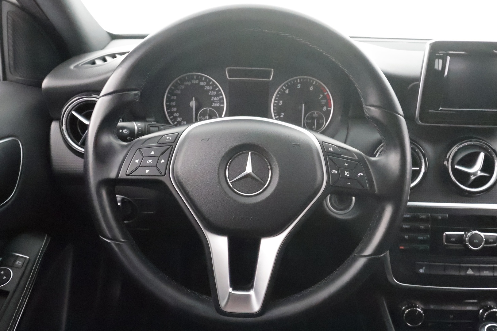 MERCEDES-BENZ A 2013