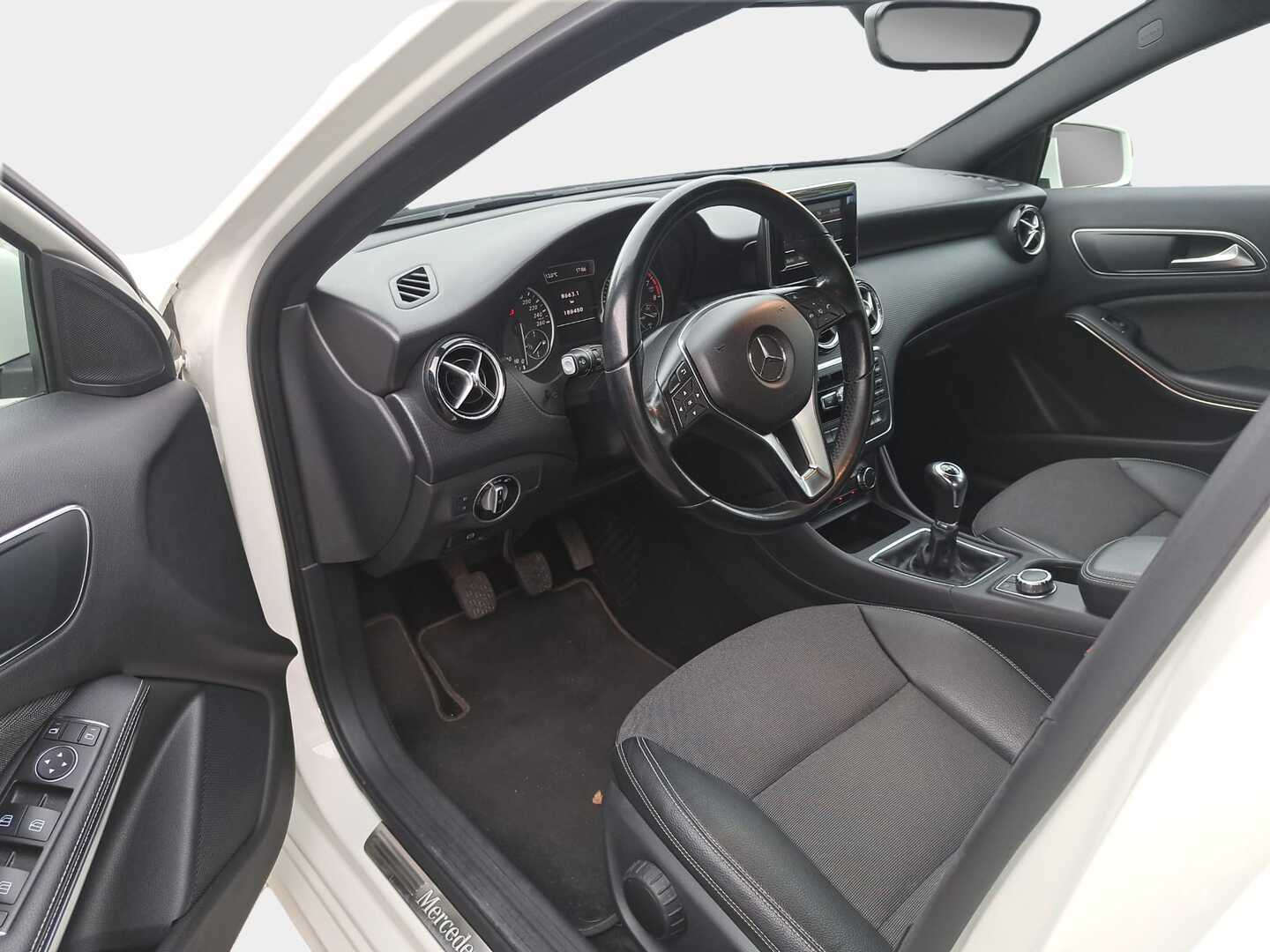 MERCEDES-BENZ A 2013