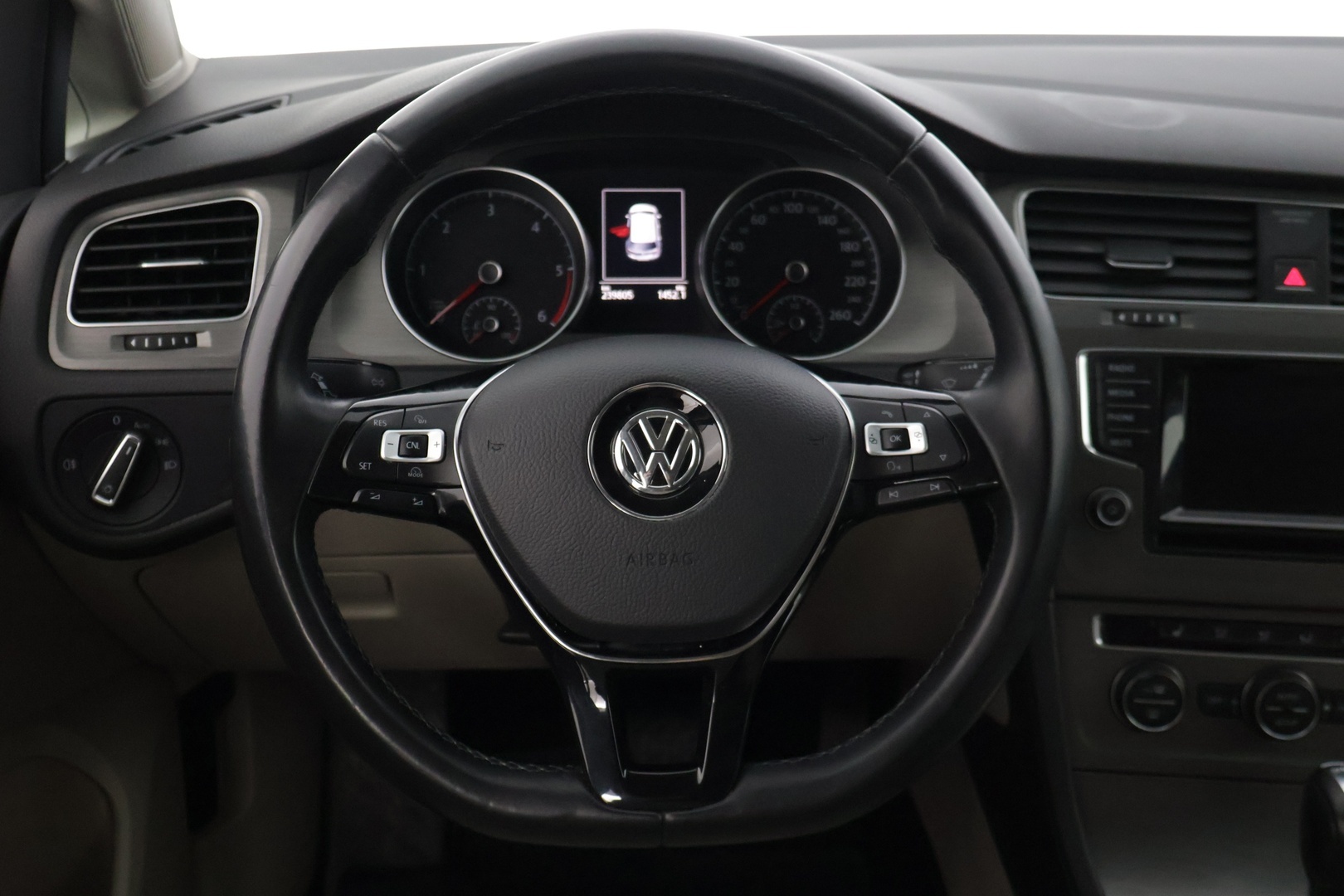 VOLKSWAGEN Golf 2014
