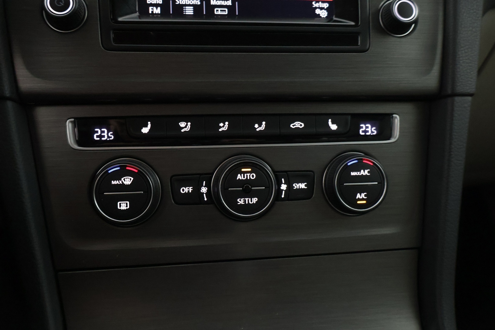 VOLKSWAGEN Golf 2014