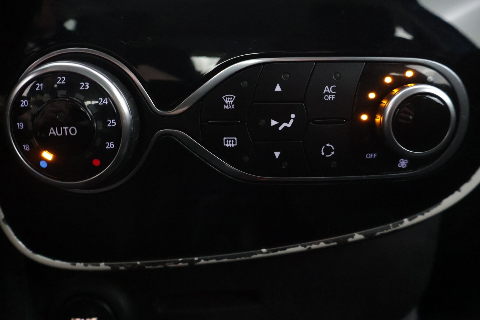 RENAULT Clio 2015