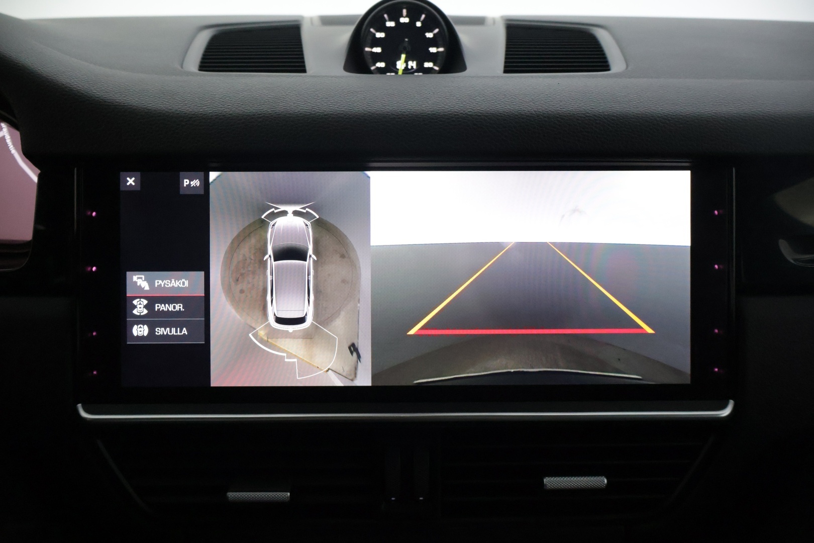 PORSCHE Cayenne 2018