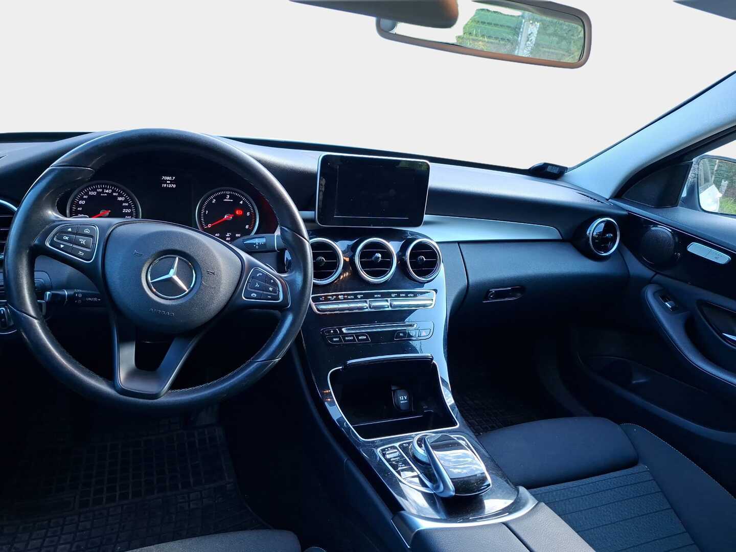 MERCEDES-BENZ C 2017