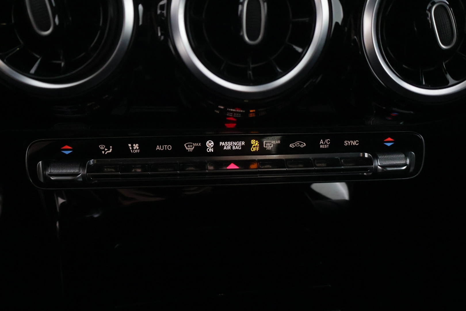 MERCEDES-BENZ CLA 2020