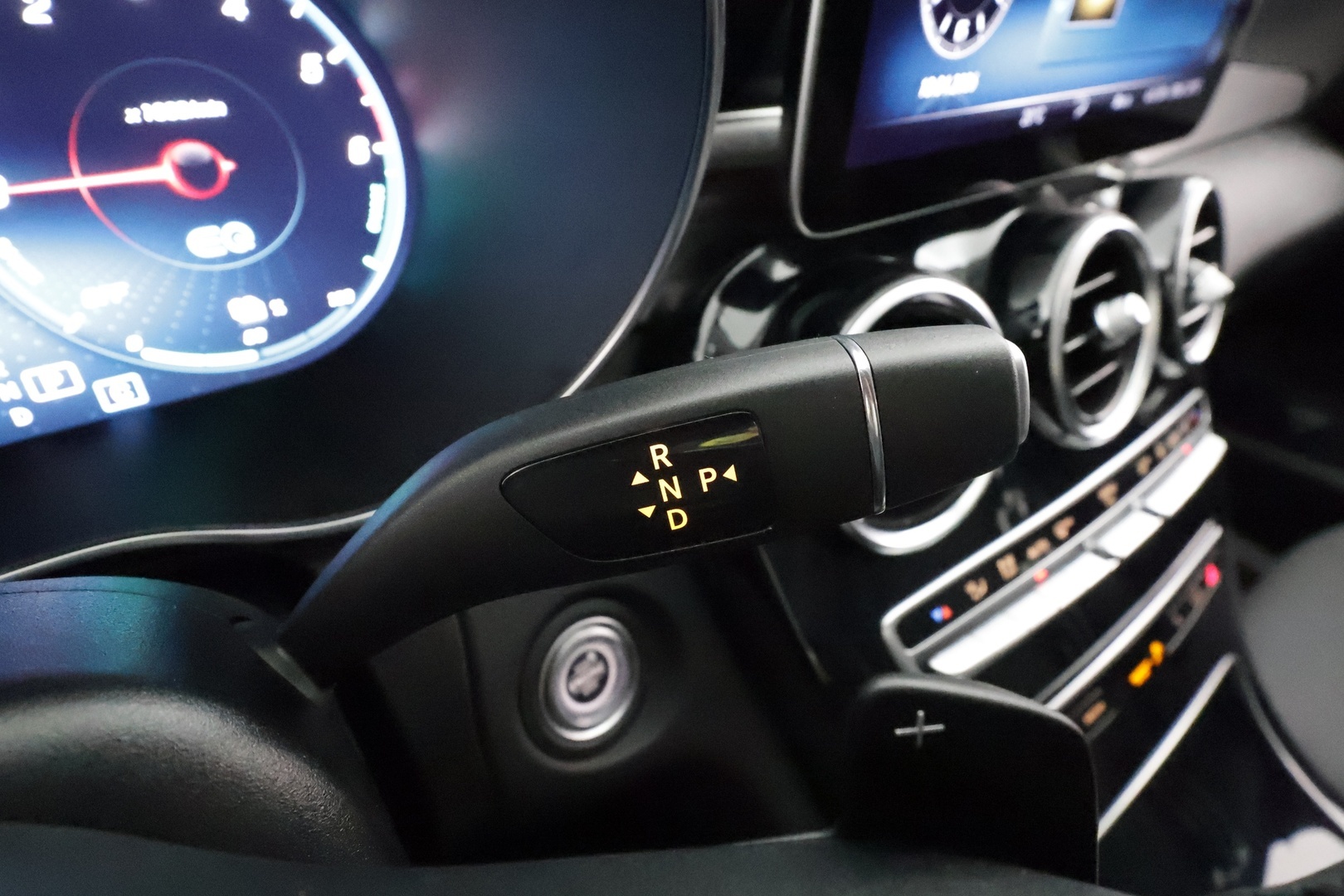 MERCEDES-BENZ C 2020