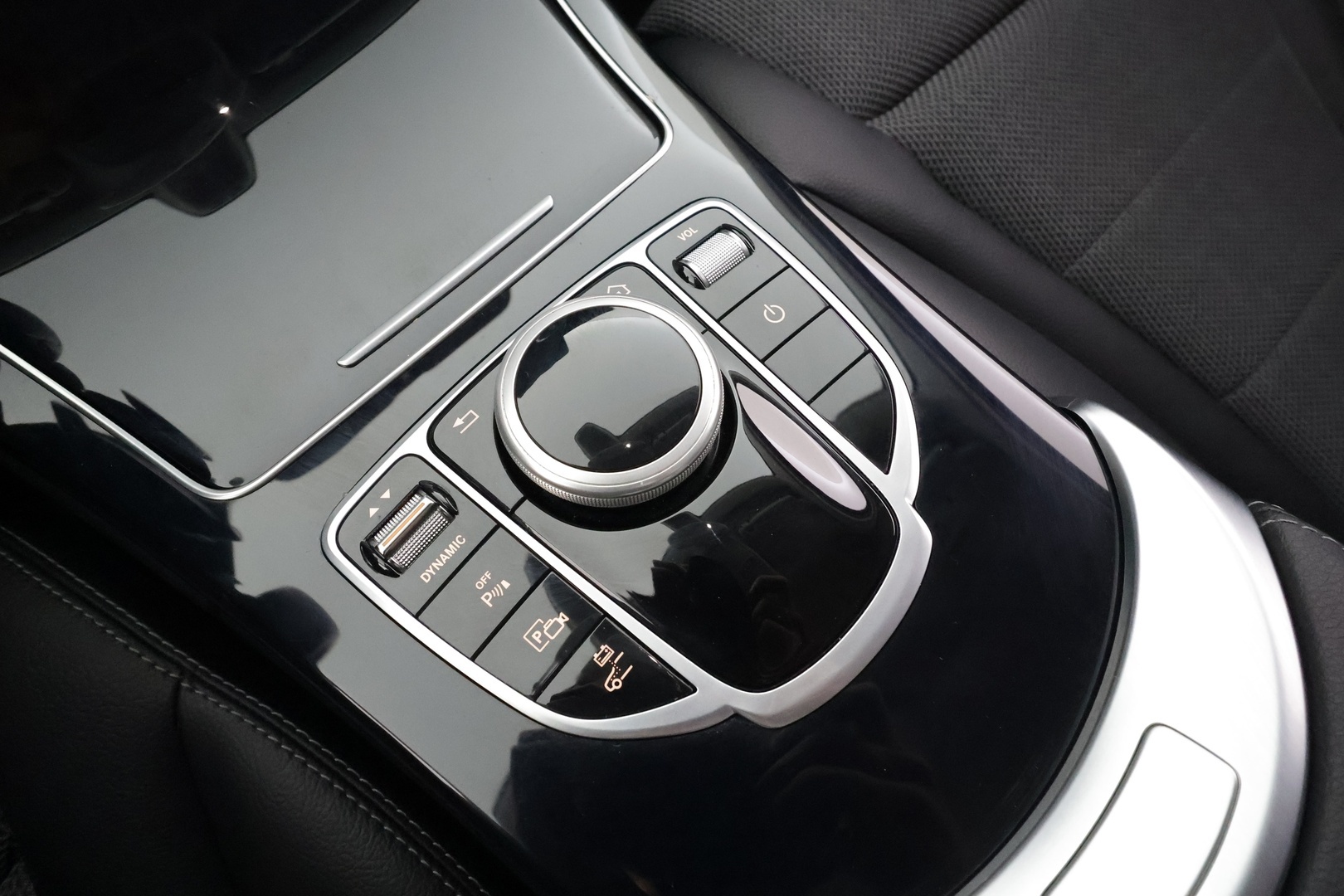 MERCEDES-BENZ C 2020